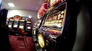 AduQ card table on fav77 login showing player cards and dealer hand